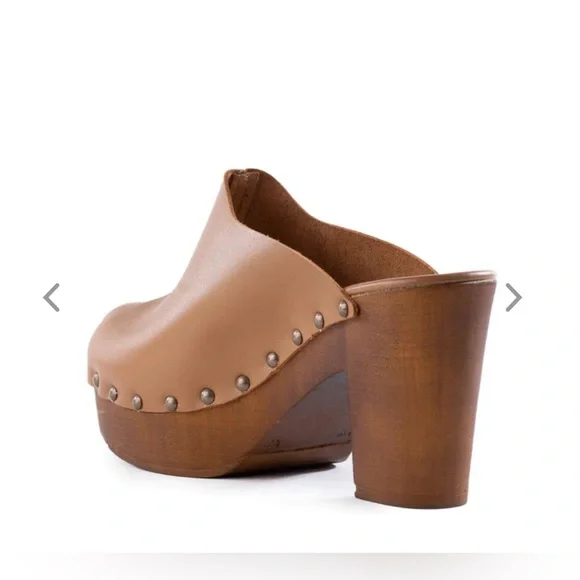 Anthropologie Seychelles Go All Out Clogs - Picture 4 of 14